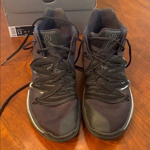 Nike - Kyrie 5 Black shoes, size 12
